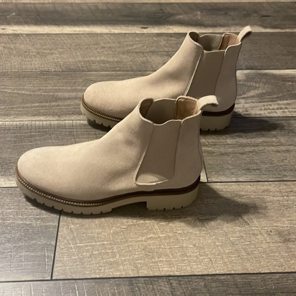 NWOB Enzo Angiolini Chelsea Boots - Picture 3 of 10